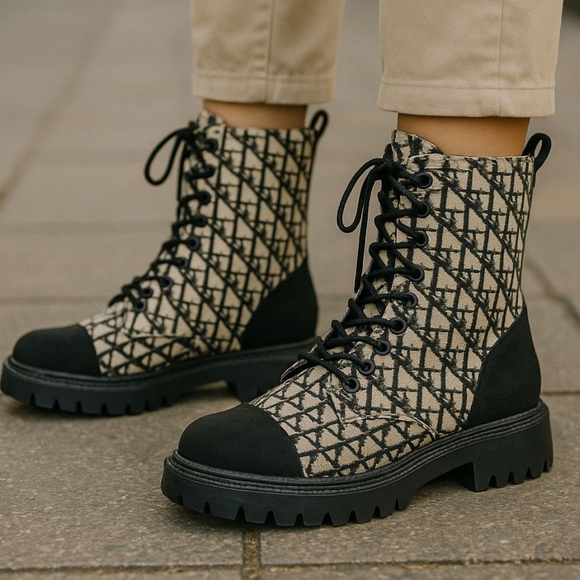 Rouge Combat Boots. Brand New In The Box. Size 7.5 - Picture 1 of 6